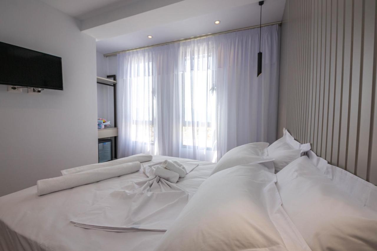 Hesperus Hotel Vlorë エクステリア 写真