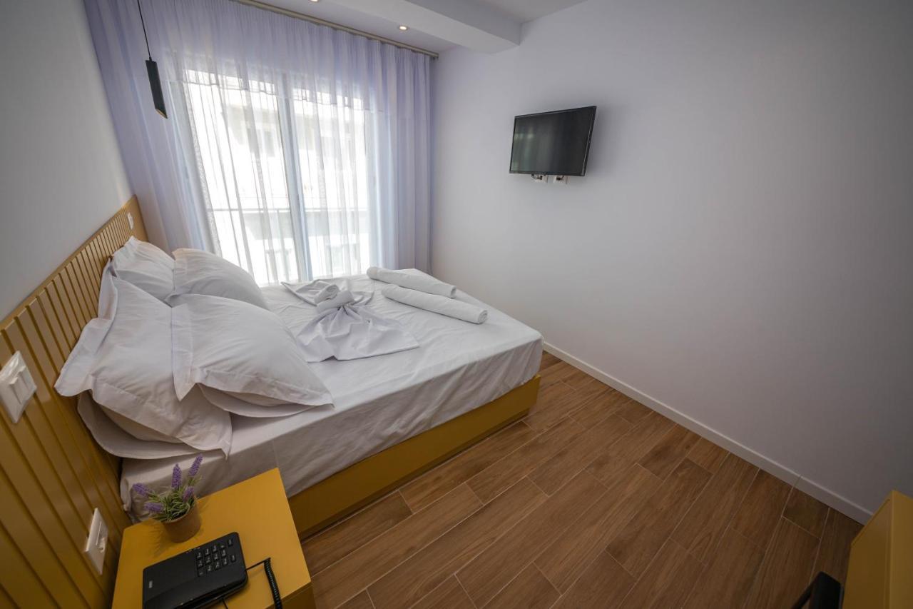 Hesperus Hotel Vlorë エクステリア 写真