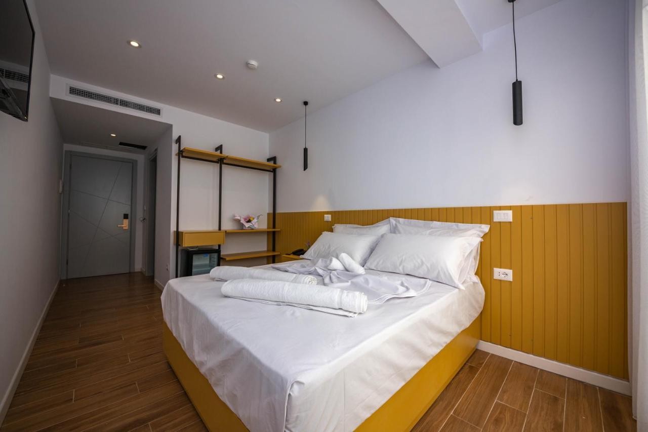 Hesperus Hotel Vlorë エクステリア 写真