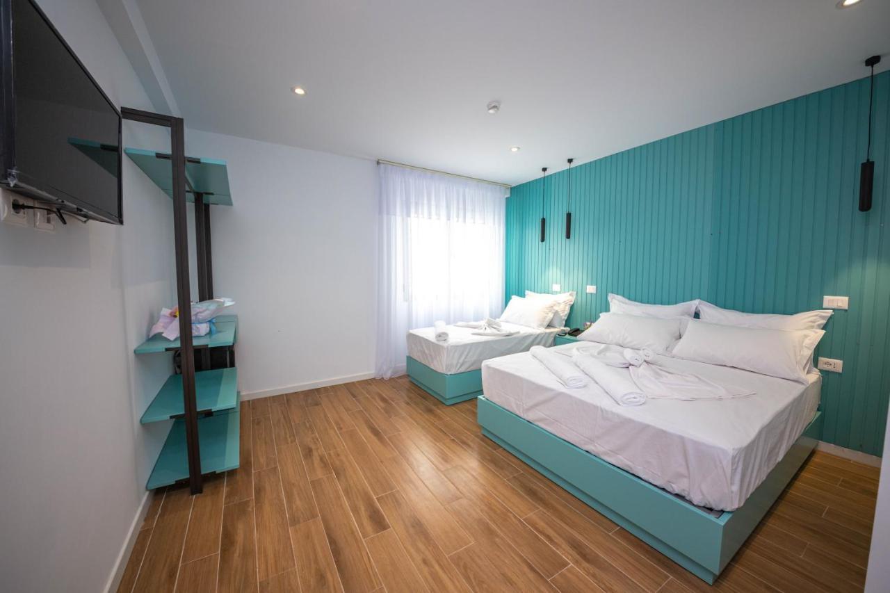 Hesperus Hotel Vlorë エクステリア 写真