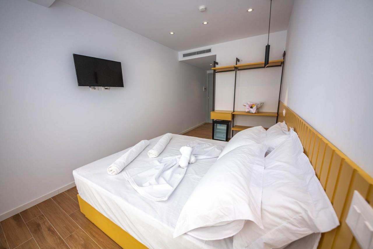 Hesperus Hotel Vlorë エクステリア 写真