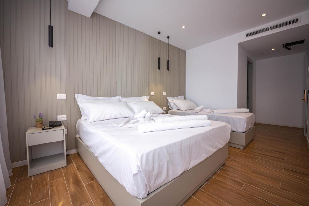 Hesperus Hotel Vlorë エクステリア 写真
