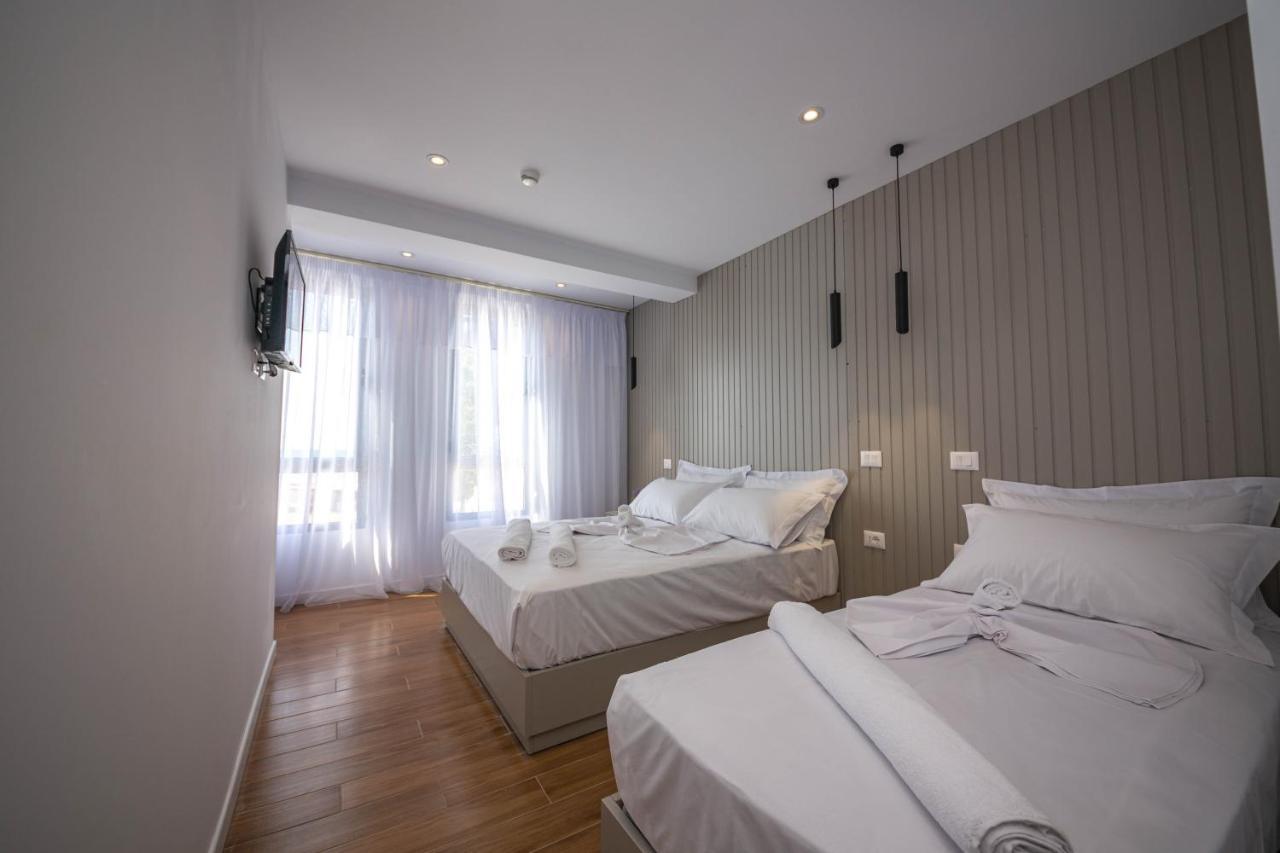 Hesperus Hotel Vlorë エクステリア 写真