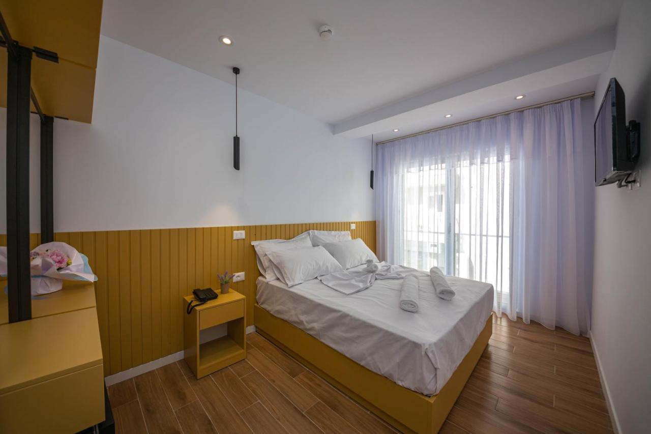 Hesperus Hotel Vlorë エクステリア 写真